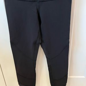 Lululemon size 4 black crop leggings